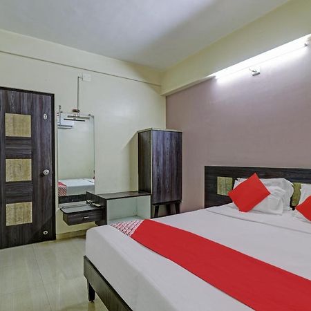 Oyo 82461 Hotel Darshan Banquet And Rooms Surate Extérieur photo